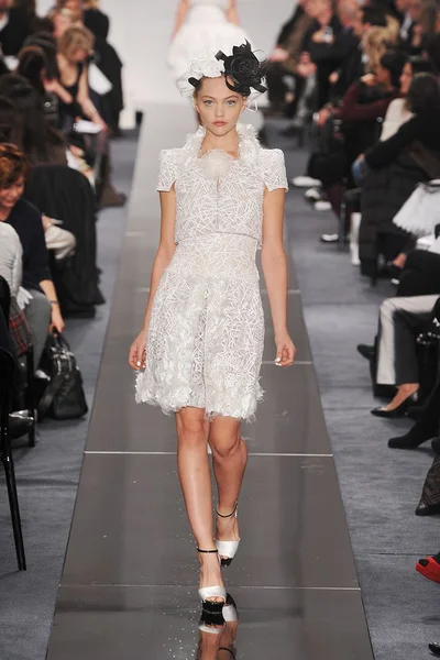 Look 27